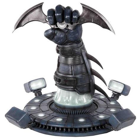 Batman Arkham City Batarang Full Scale Replica - GeekAlerts