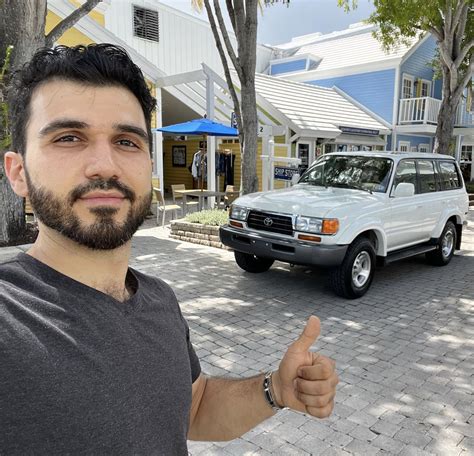 Il più grande fan del Toyota Land Cruiser: ne ha comprato uno al mese per 15 anni