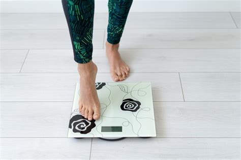 Should You Use a Scale to Track Your Weight-Loss Progress? | Livestrong.com