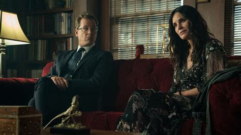 Shining Vale Review: You Can Ghost Courteney Cox's Haunted House Horror Comedy - TV Guide