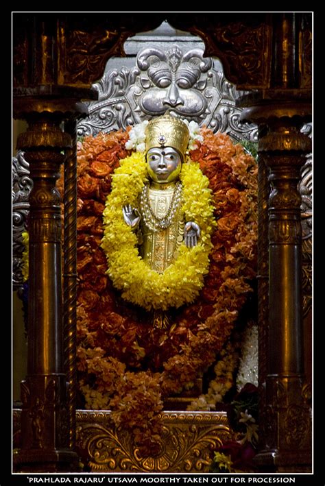 Huchchara Santhe: Mantralayam - A Piligrimage
