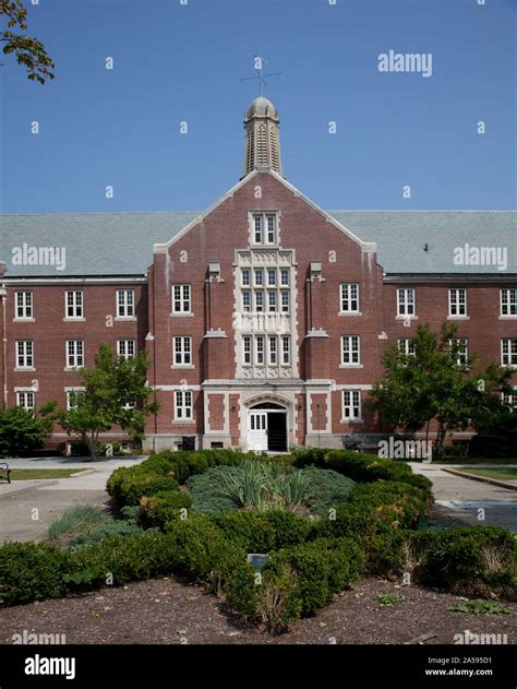 University of connecticut storrs hi-res stock photography and images ...