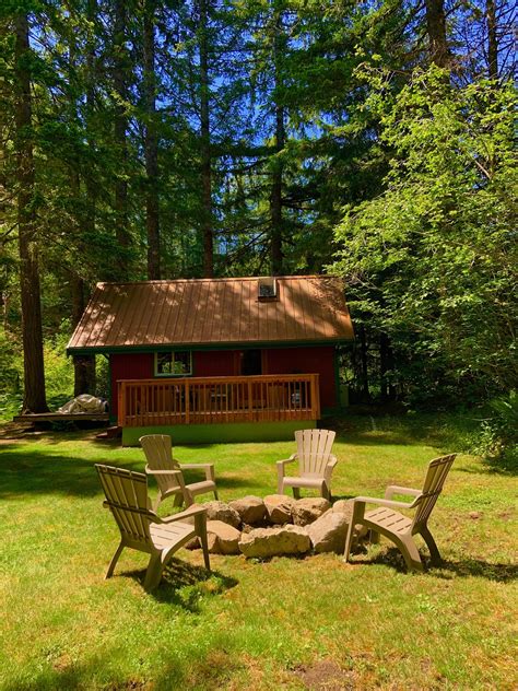 Betsy's Cabins at Mt Rainier - Mt. Rainier Business Alliance