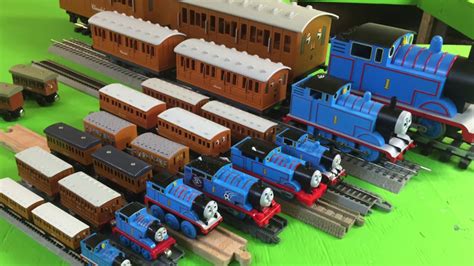 Thomas & Friends RED VS BLUE THOMAS with Annie & Clarabel TOY TRAIN - YouTube