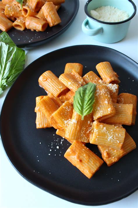 Rigatoni with vodka sauce | Eat.Drink.Frolic.