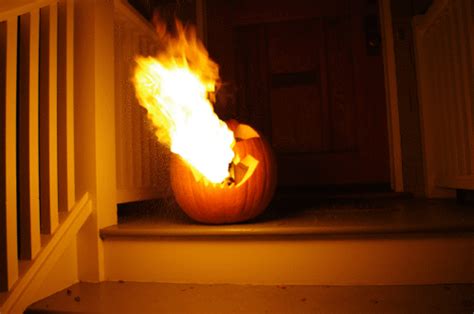 Play Horrible Pranks on Trick-or-Treaters with This Flamethrowing Jack-o'-Lantern - Neatorama