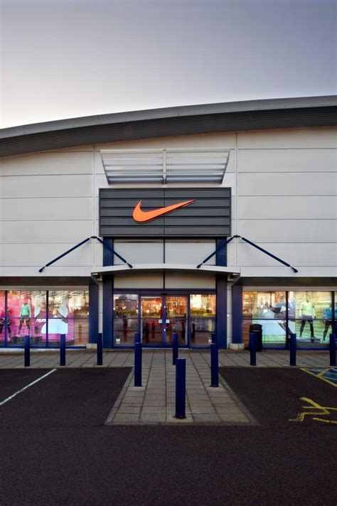 Case study: Niketown — just done it • Helvar