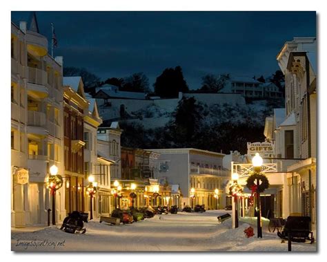 Mackinac Island at night at Christmas | Mackinac island michigan ...