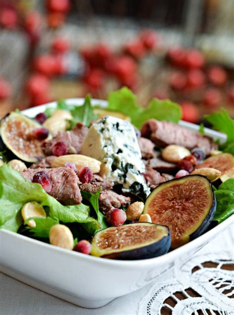 Steak, Fig and Blue Cheese Salad with Pomegranate Vinaigrette | thefitfork.com