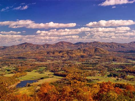 Beauty of Fall in the Roanoke Valley in Virginia's Blue Ridge Mountains | Photo: Cameron ...