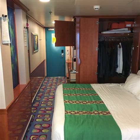 Norwegian Jewel Mini-Suite Category