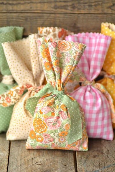 20 Fun No-Sew Fabric Crafts - DIY Craft Projects