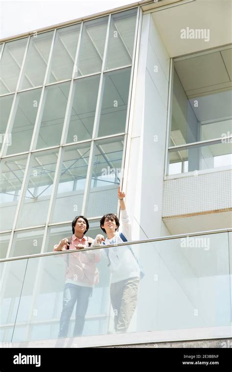 Japanese university students at the campus Stock Photo - Alamy