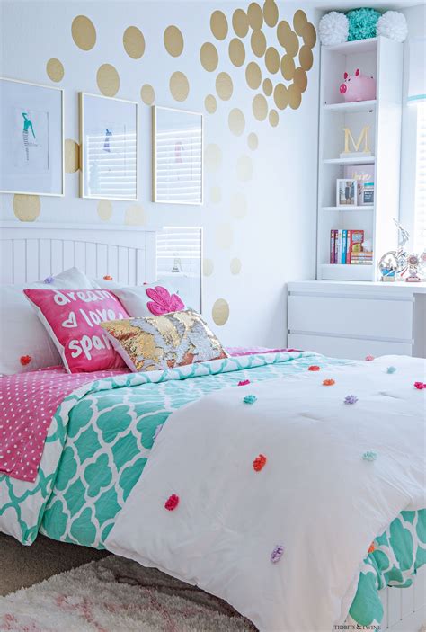 Teen/Tween Girls Bedroom Makeover Idea on a Budget: Tidbits&Twine