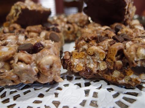 Chocolate Filled Marshmallow Cereal Bars – Warm Toasty Muffins