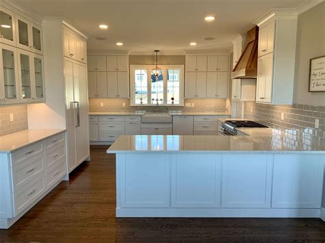 Fabuwood Stock White Full Overlay Kitchen in Glastonbury CT