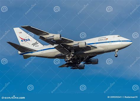 NASA's Boeing 747 Airborne Telescope SOFIA Discovers Water On The Moon ...