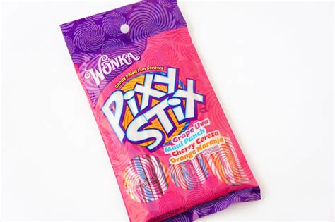 i d l e w i f e : pixy stix