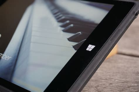 Microsoft Surface Mini review: A teeny Windows tablet that never ...