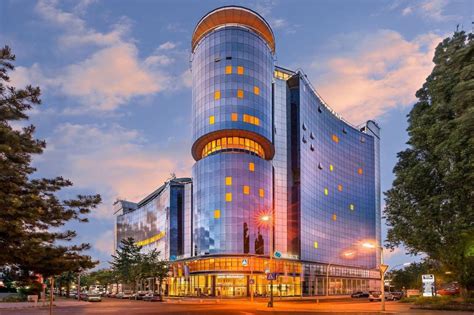 Select Hotel Berlin Spiegelturm - Booking Deals + 2019 Promos