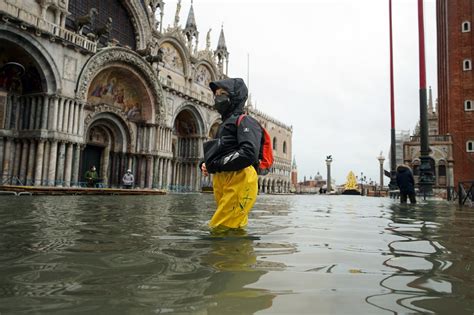 Flooding in Venice worsens off-season amid climate change | Loop Cayman ...