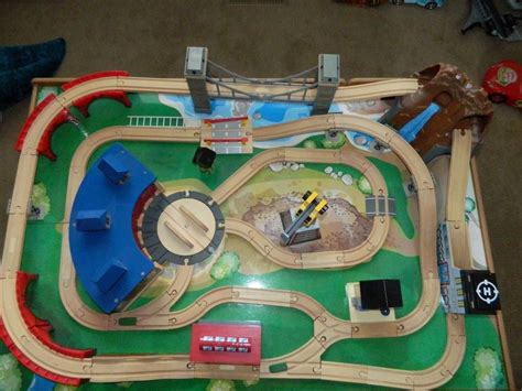 Thomas the Tank Engine Wooden Railway Track layout Complete sounds ...