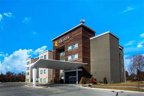 La Quinta Inn & Suites by Wyndham Pittsburg | Pittsburg, KS Hotels