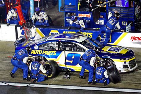 What Is a Pit Stop in NASCAR? What Happens During Pit Stops? - EssentiallySports