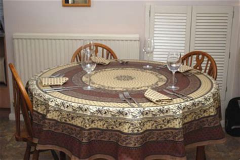 Round and Square Tablecloths