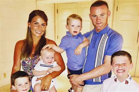 Wayne Rooney Family / Wayne Rooney photos latest - Coleen 'fully behind' husband ...