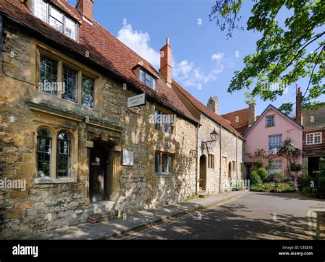 Abingdon Abbey Entrance & Unicorn Theatre, Oxfordshire Stock Photo - Alamy