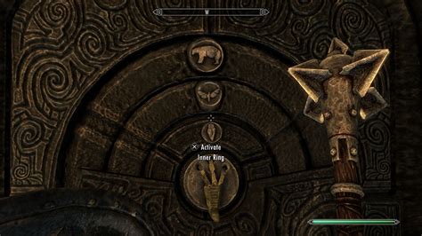 Skyrim Golden Claw quest - door puzzle solution and walkthrough for the Bleak Falls Barrow ...