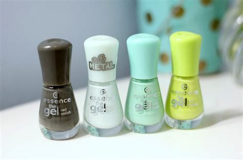 Essence Nail Polish Collection + Nail of the Day Roundups — Raincouver Beauty