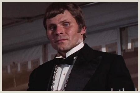 Bruce Glover - Biographies - Bond Scenes