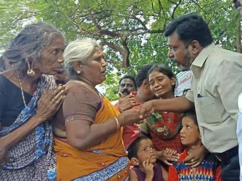 கச்சநத்தம் படுகொலை.. உயிரிழந்தோர் குடும்பத்தினருக்கு திருமாவளவன் நேரில் சந்தித்து ஆறுதல் ...