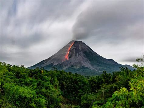 Indonesia's Mount Merapi volcano erupts, tourism halts due to toxic gas and lava flows | Times ...