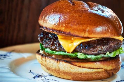 The 12 Best Burgers in Chicago | Good burger, Best burger restaurants, Chicago food