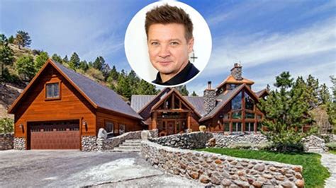 Jeremy Renner Lives at This Reno, Nevada House – DIRT in 2023 | Jeremy renner, Hollywood hills ...