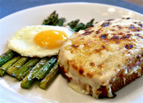 Simple Croque Monsieur Recipe - Food Republic