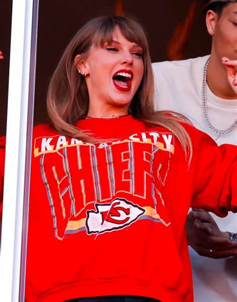 Taylor Swift Chiefs Sweatshirt | Kansas City Red Sweatshirt