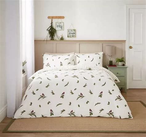 Dunelm's 'soft' reversible Christmas bedding that's 'warm and cosy ...