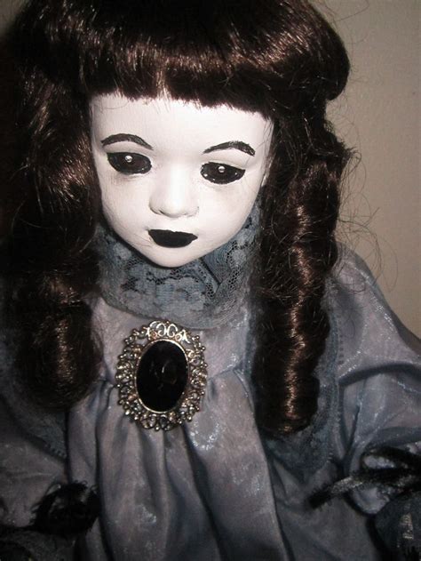 Creepy dolls, Scary dolls, Victorian dolls