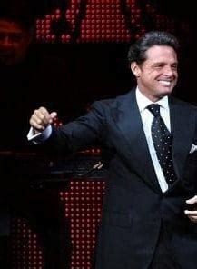 Luis Miguel Biography - Facts, Childhood, Family Life & Achievements of Mexican Singer