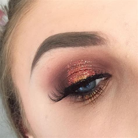 Halo Eye Makeup Is A Heavenly New Beauty Trend | BEAUTY