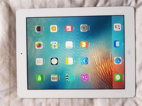 Apple iPad 4th Gen IOS 10.3, 32GB, 9.7in - white tablet excellent ...