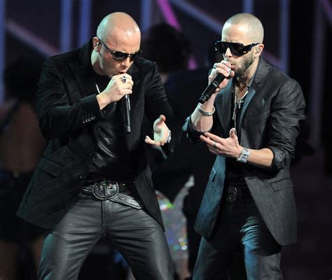 Albums From Wisin y Yandel and Giant Giant Sand - The New York Times