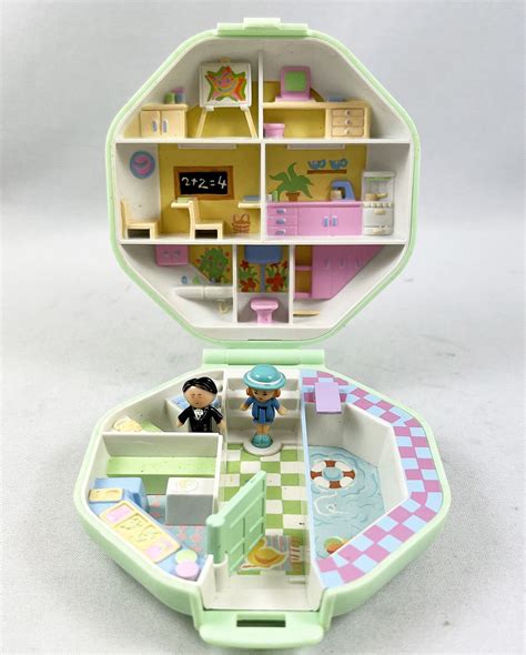 Polly Pocket - Bluebird Toys 1990 - Polly's School Playset (loose)