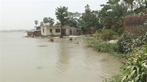 Bihar: Dam Over Gandak Canal Damaged In Siwan; Farmers Grieve As ...