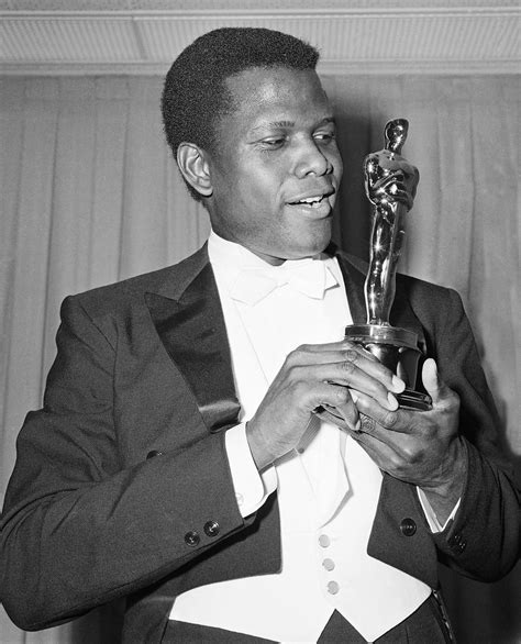 Oscar winner and groundbreaking star Sidney Poitier dies