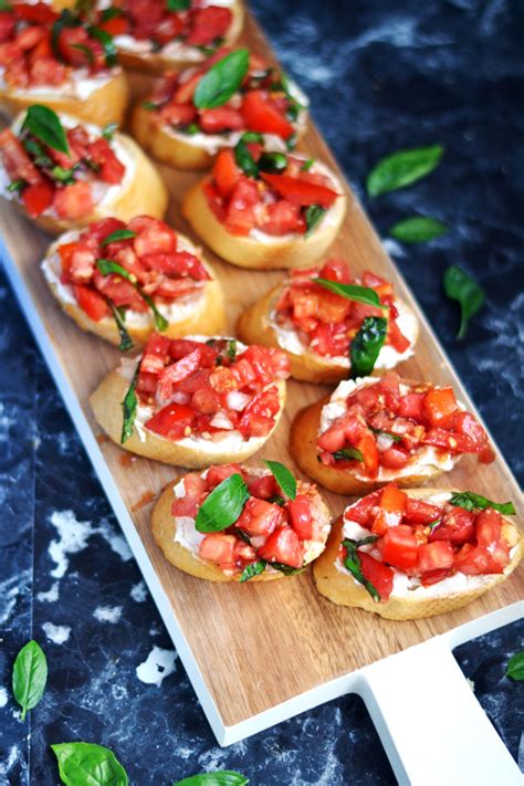 GOATS CHEESE BRUSCHETTA | AMBS LOVES FOOD